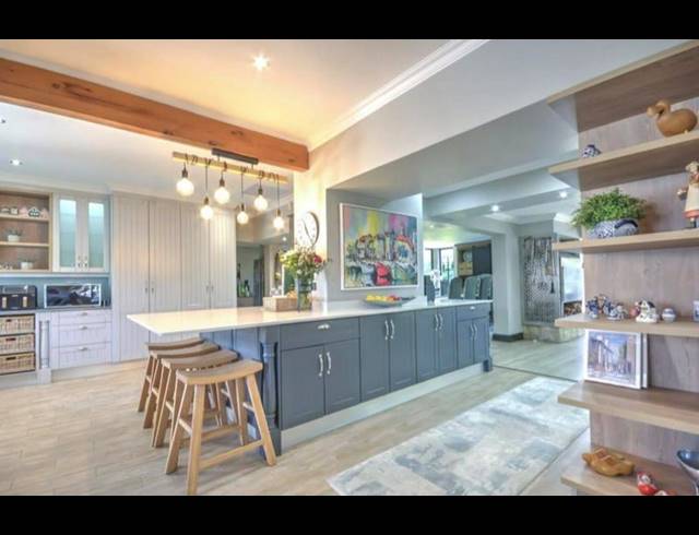5 BEDROOM HOUSE FOR SALE IN HEATHERLANDS